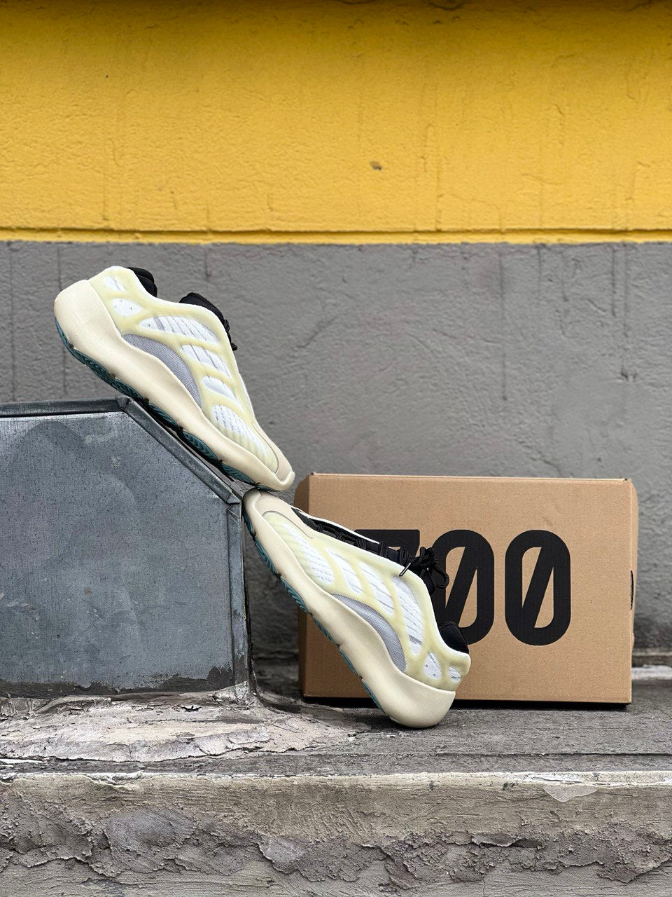 Yeezy 700 V3