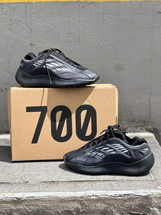 Yeezy 700 V3